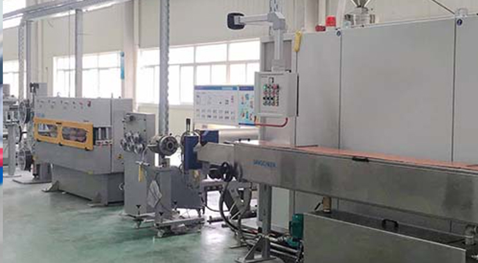 Charging gun cable sheath extrusion production line