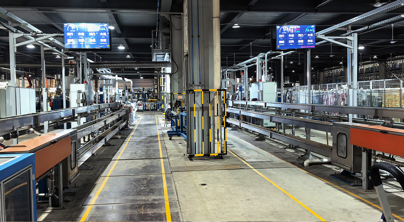 Intelligent extrusion production line for both photovoltaic wires and building wires