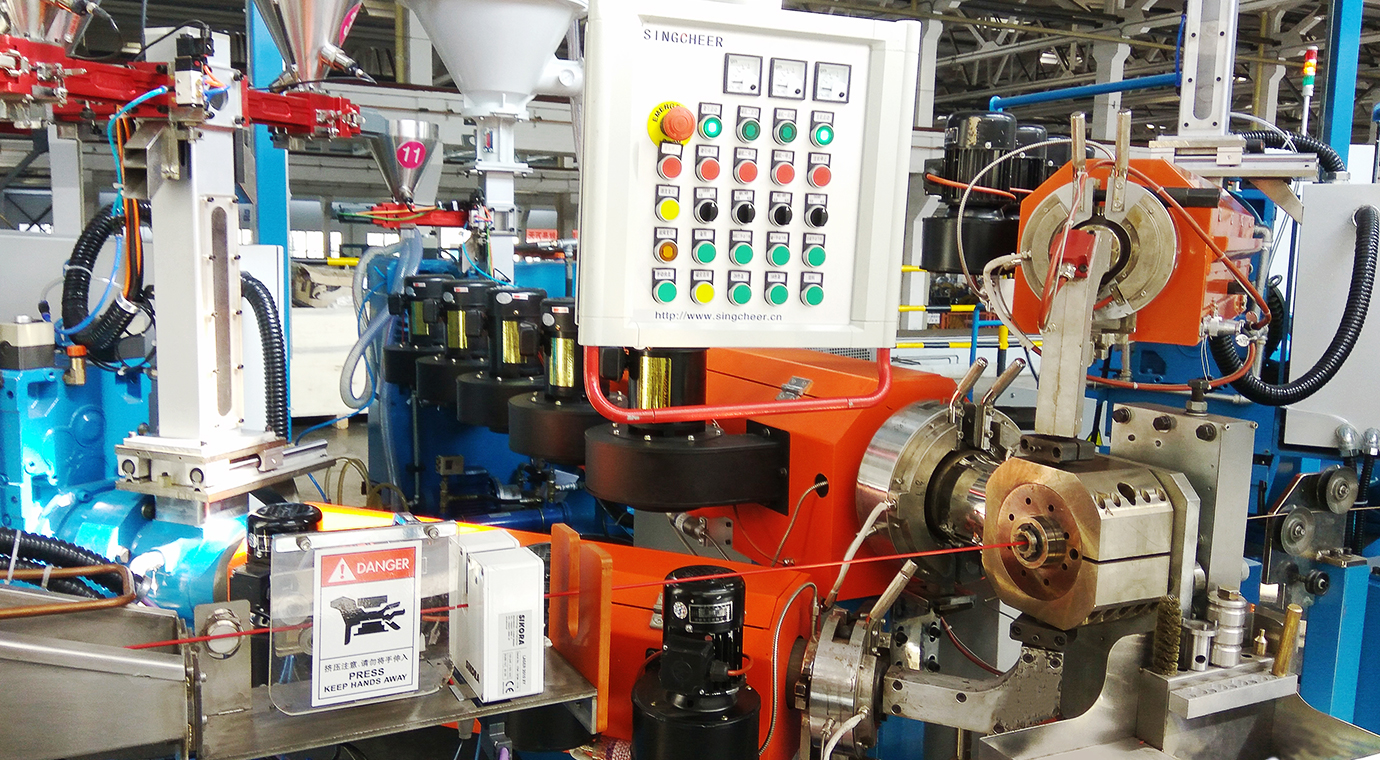 Quick color change high-speed insulation intelligent extrusion production line